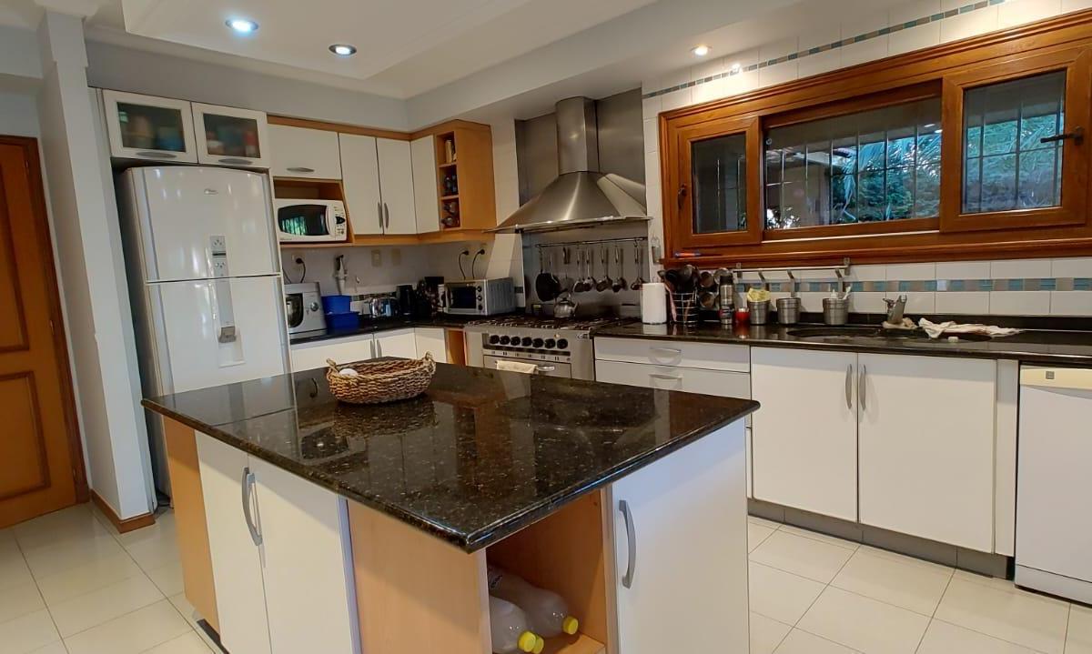 Chalet con Casa de Huéspedes, Venta, 6 Ambientes, Parque Leloir. 5