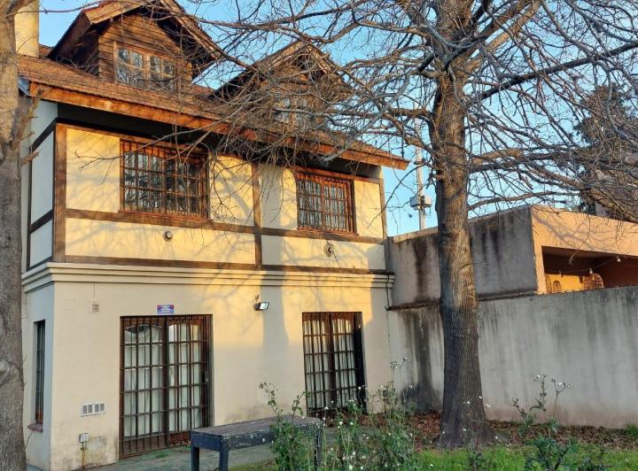Casa en venta, 4 ambientes, Villa Udaondo
