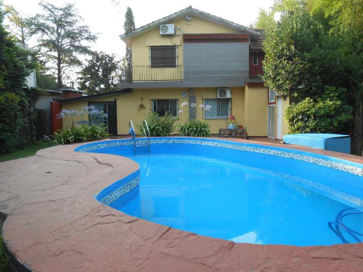 chalet de dos plantas en venta, Haras Miryam, Villa Udaondo