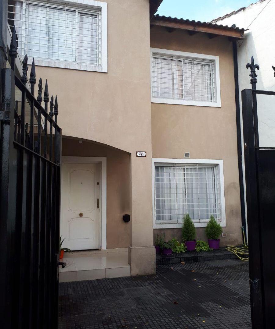 Duplex, 4 ambientes, en venta, Villa Udaondo.