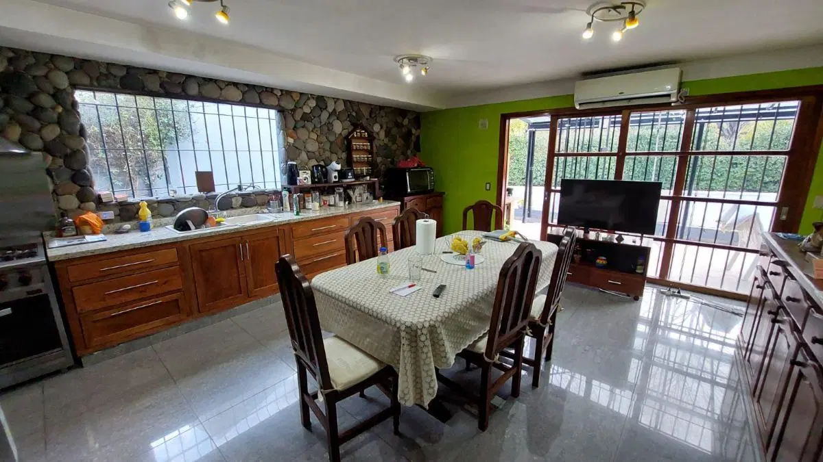 Chalet en venta, 5 ambientes, 1515 m2 de lote, Parque Leloir 5