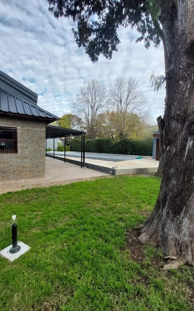 Chalet en venta, 5 ambientes, 1515 m2 de lote, Parque Leloir 3