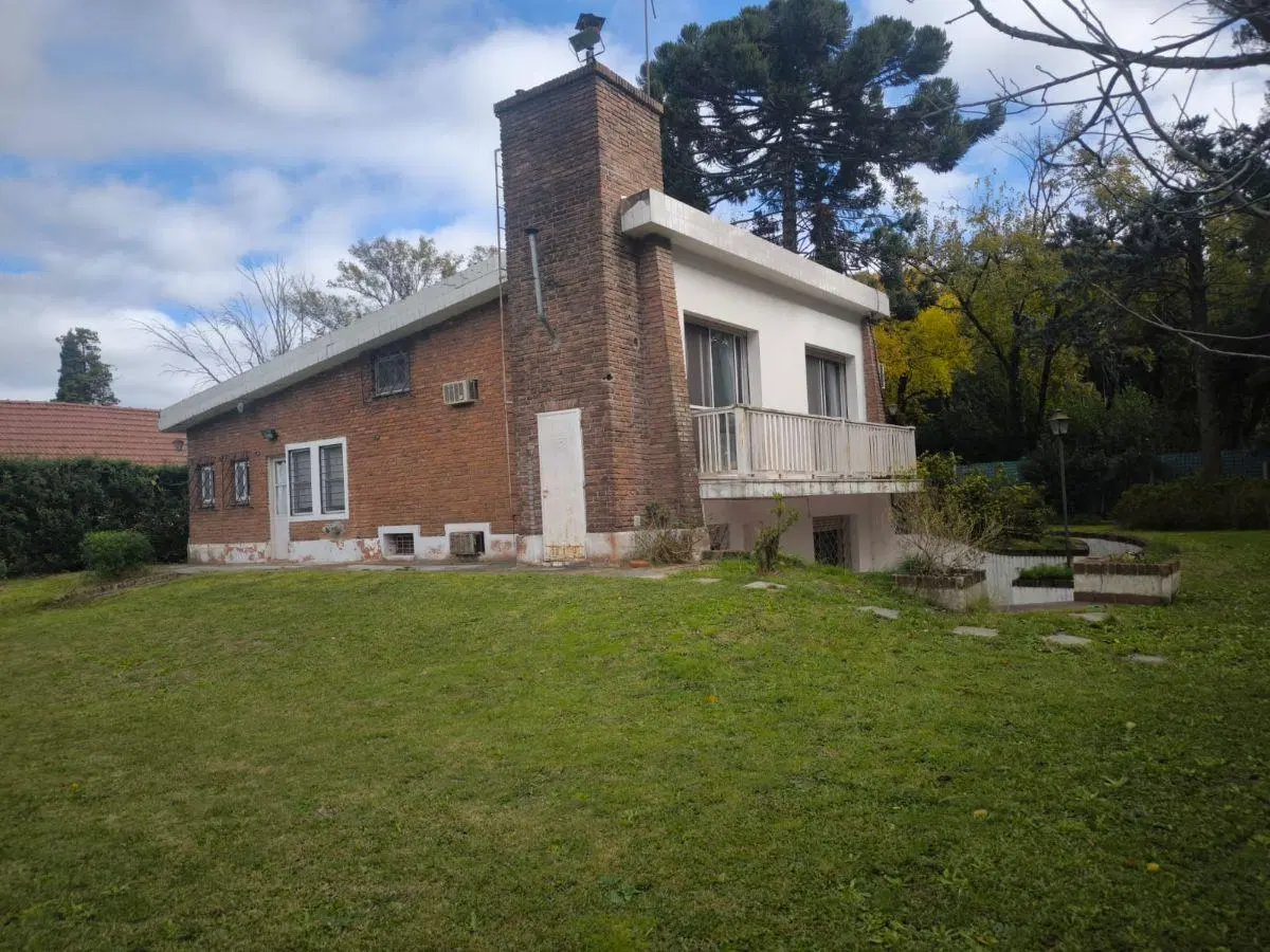 Casa ideal para reciclar, 5 ambientes, venta, Parque Leloir 3