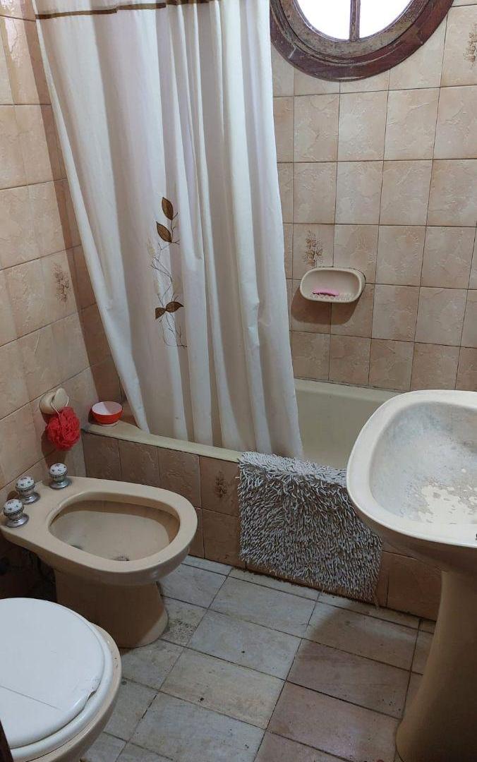 Foto de CHALET DE 4 AMBIENTES EN VENTA, Villa Udaondo., imagen 5