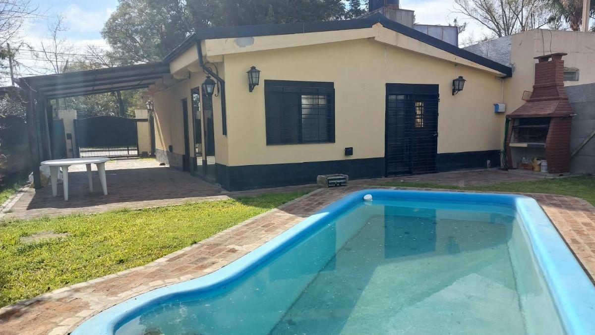 Foto de Chalet con piscina, 3 ambientes en alquiler, Villa Udaondo, Ituzaingó, imagen 2