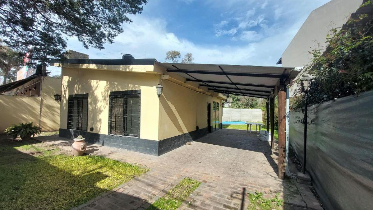 Foto de Chalet con piscina, 3 ambientes en alquiler, Villa Udaondo, Ituzaingó, imagen 1