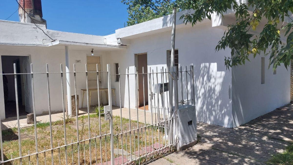 Foto de Casa 3 ambientes en venta, Villa Udaondo, se escuchan ofertas!!! Toma, imagen 1