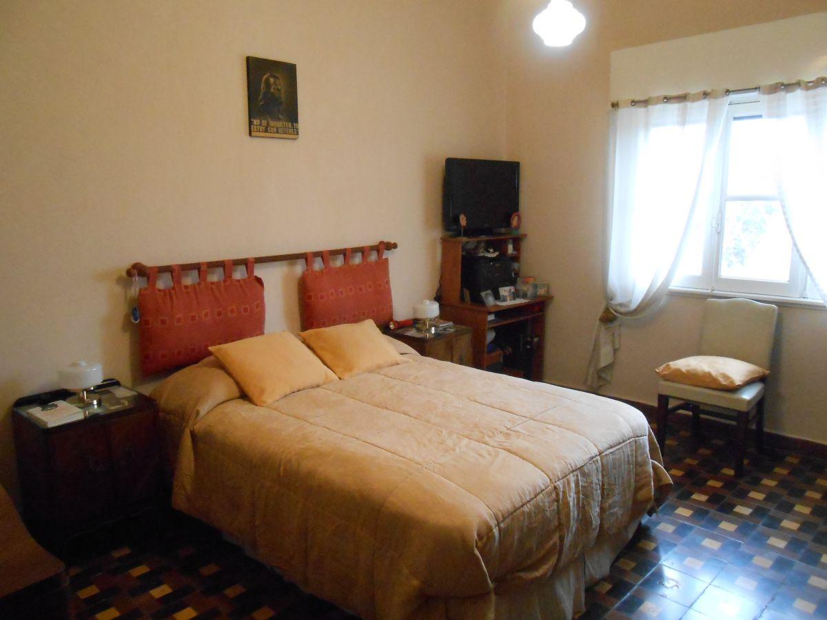 Foto de Casa de 3 ambientes, VENTA, sobre Av. Udaondo, Villa Udaondo, imagen 1