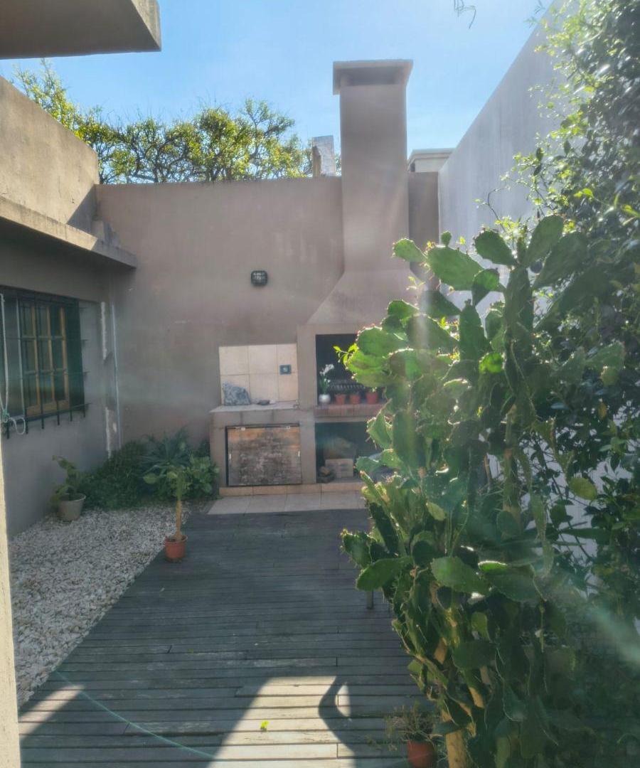 Foto de CASA RECICLADA HACE 15 AÑOS, 3 AMBIENTES, CASTELAR NORTE, VENTA, imagen 5