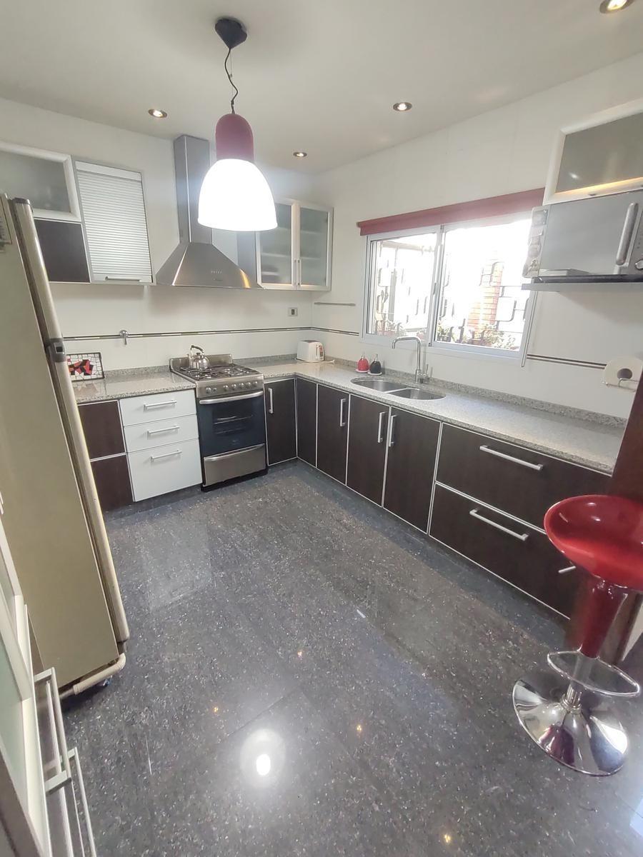 Casa 7 Ambientes Venta en Fray Julian Lagos 782 (Gerli, Lanus) 3