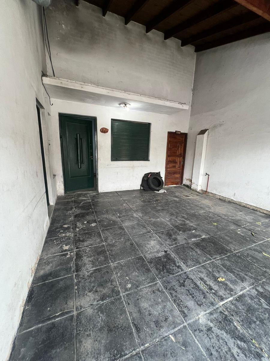Foto de PH DE 3 AMBIENTES CON LOCAL VENTA EN M. GONZALEZ BALCARCE 3358, imagen 4