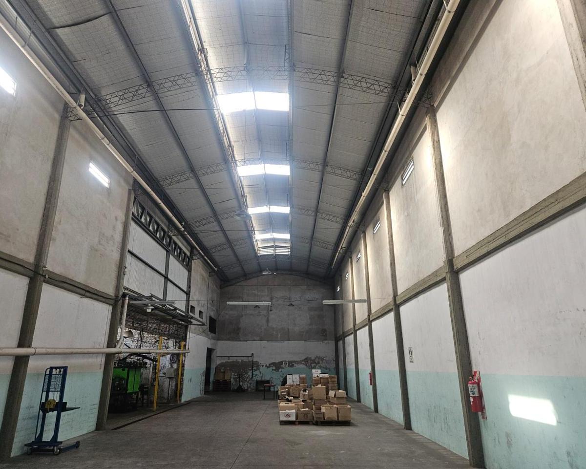 Galpon Venta en Ucrania 2930 (Lanus) 4