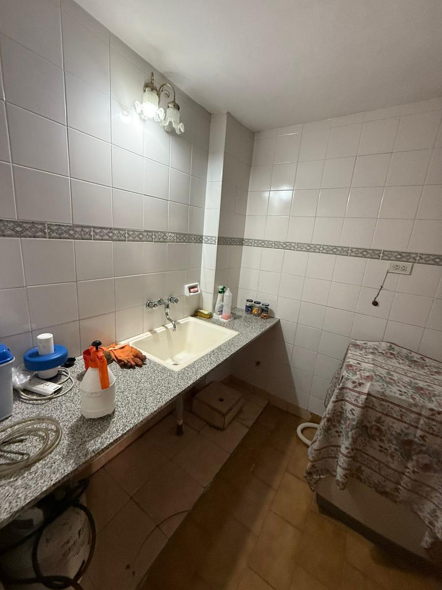 Foto de CASA CON DOS LOCALES VENTA EN Av. San Martin 4367 (REMEDIOS DE ESCALADA), imagen 3