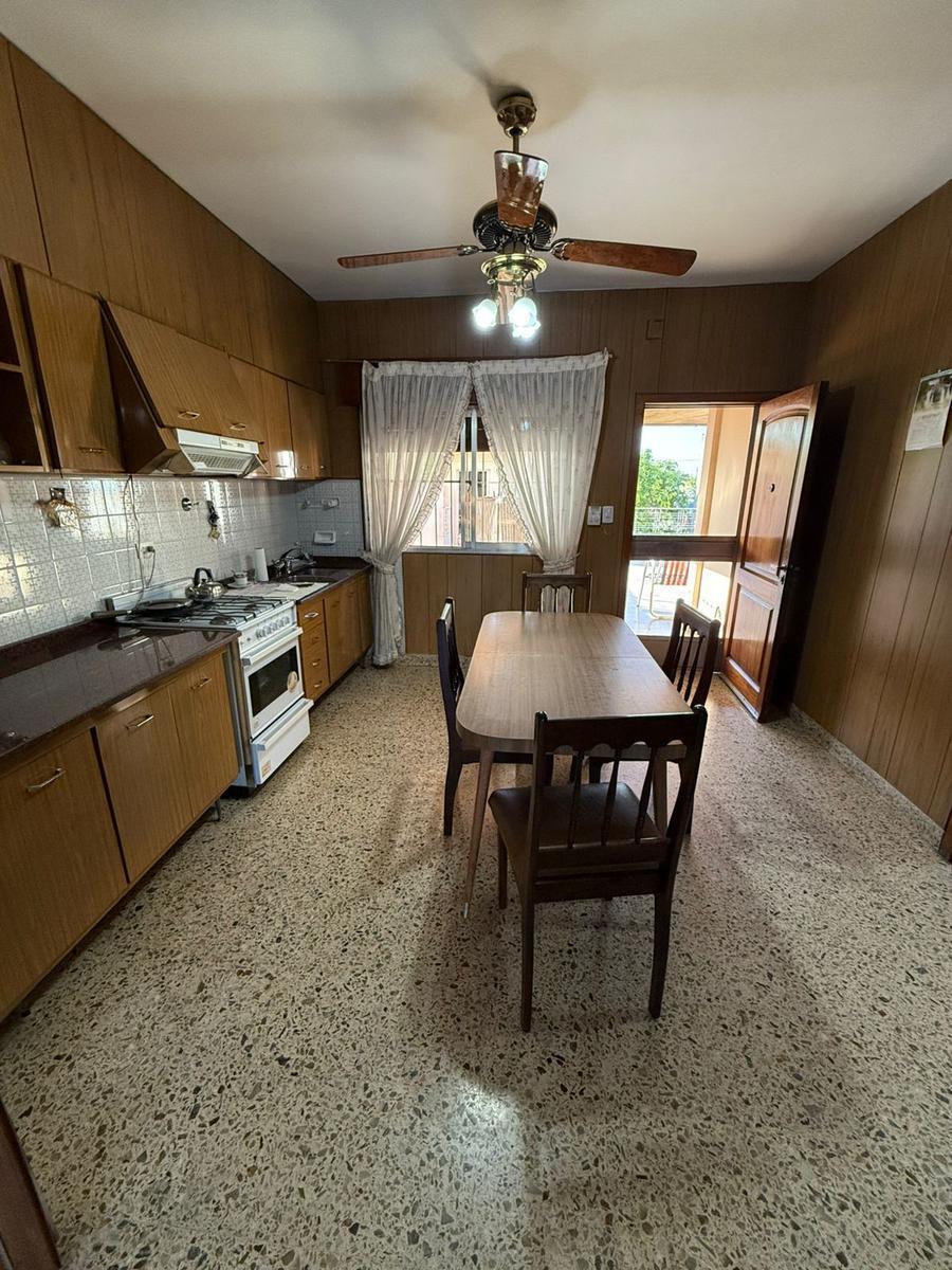Foto de CASA CON DOS LOCALES VENTA EN Av. San Martin 4367 (REMEDIOS DE ESCALADA), imagen 4