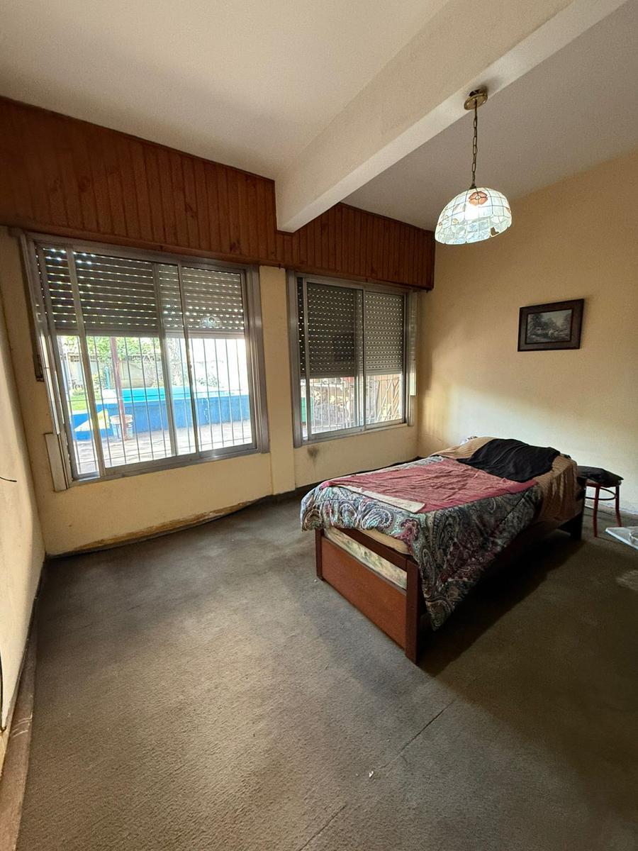 Foto de CASA CON DOS LOCALES VENTA EN Av. San Martin 4367 (REMEDIOS DE ESCALADA), imagen 2