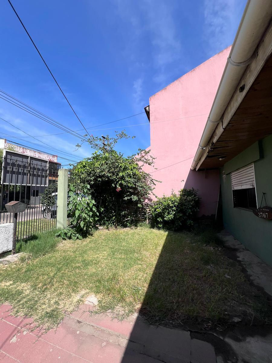 CASA DE 5 AMB VENTA EN Leon Ortiz de Rozas 3767  (remedios de escalada)