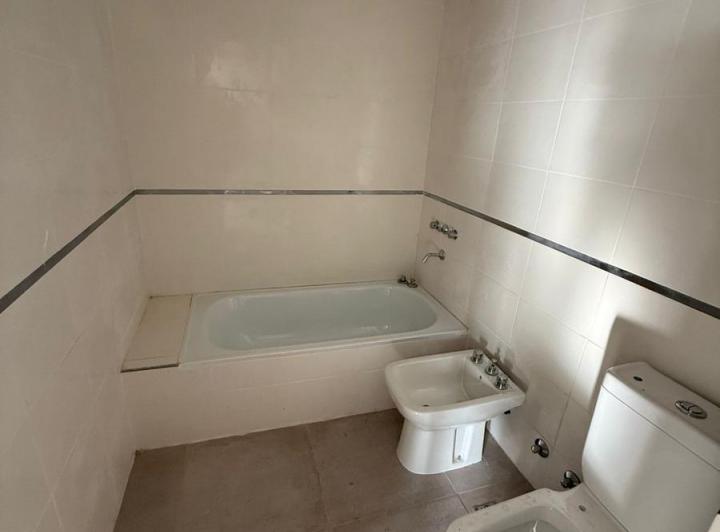 DEPARTAMENTO 4 AMBIENTES VENTA EN Moreno 406 5° (LANUS OESTE) 4