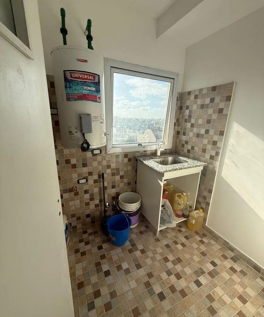DEPARTAMENTO 3 AMB VENTA EN CARLOS CASARES 1637 C/COCHERA (LANUS OESTE) 2