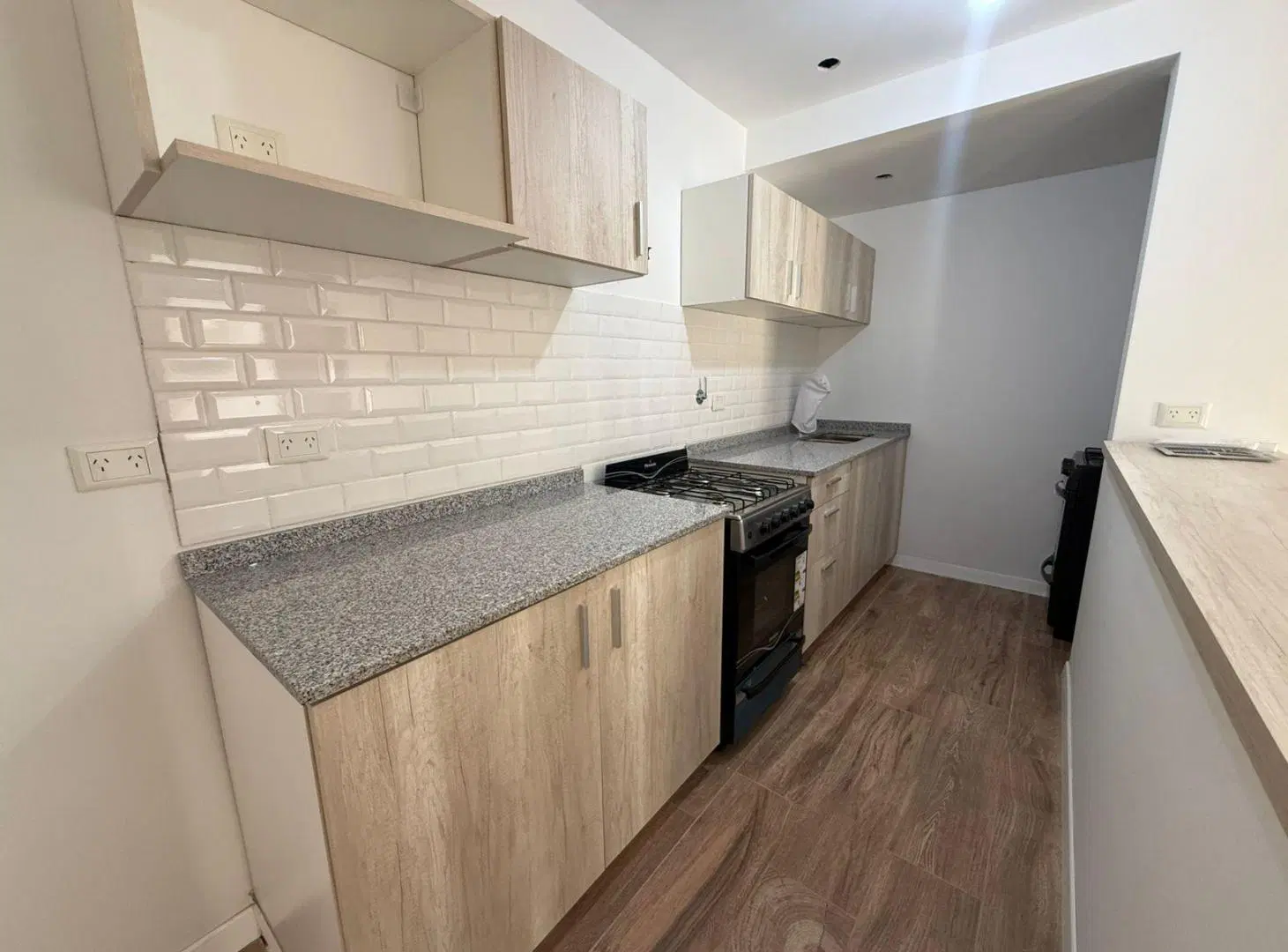 DEPARTAMENTO 2 AMBIENTES VENTA A ESTRENAR EN QUINTANA 532 (LANUS OESTE) C/COCHERA 8