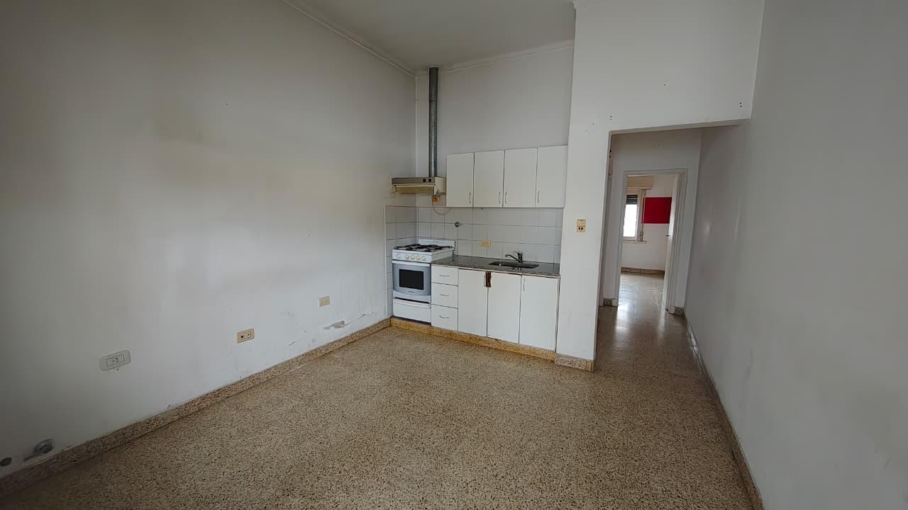 Foto de PH 2 AMBIENTES ALQUILER EN GONZALEZ BALCARCE 3366 (REMEDIOS DE ESCALADA), imagen 5