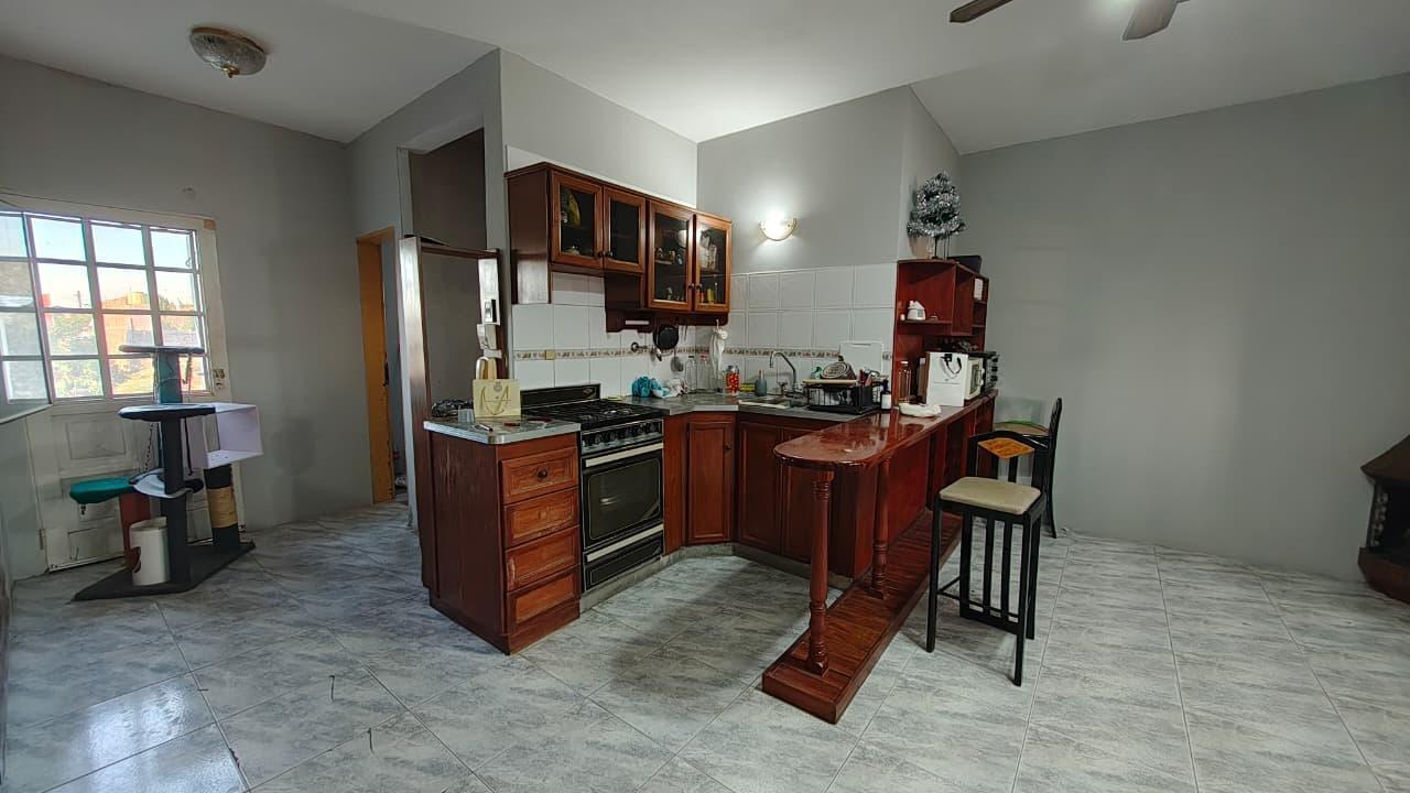 Foto de CASA CON GALPON VENTA EN DE LA CRUZ 523 (REMEDIOS DE ESCALADA), imagen 1