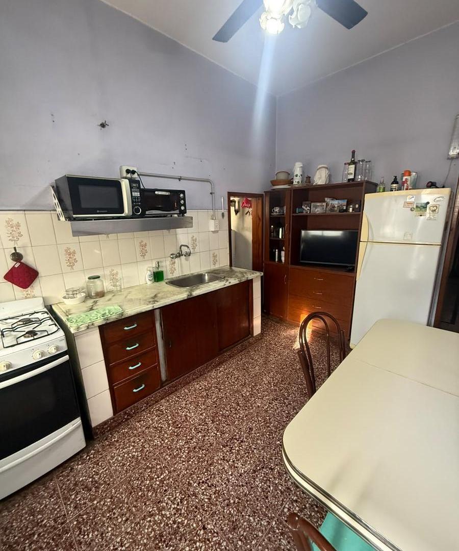 Foto de PH VENTA 3 AMBIENTES EN GOBERNADOR UGARTE 4025 (REMEDIOS DE ESCALADA), imagen 2
