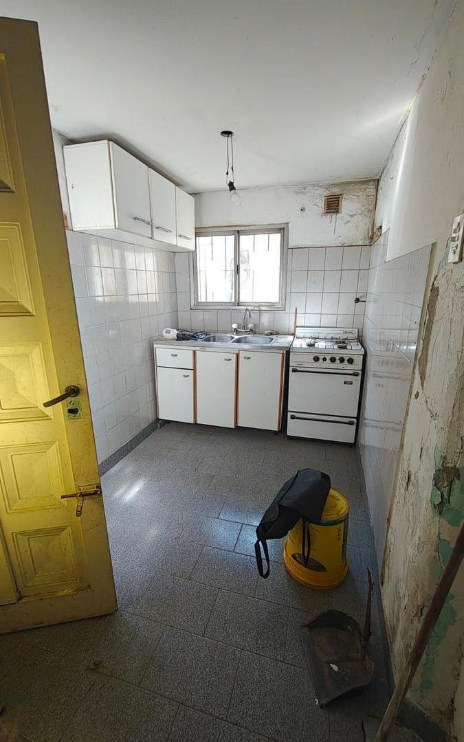 Foto de PH INTERNO 3 AMB VENTA EN Carlos Gardel 611 (LANUS OESTE), imagen 5