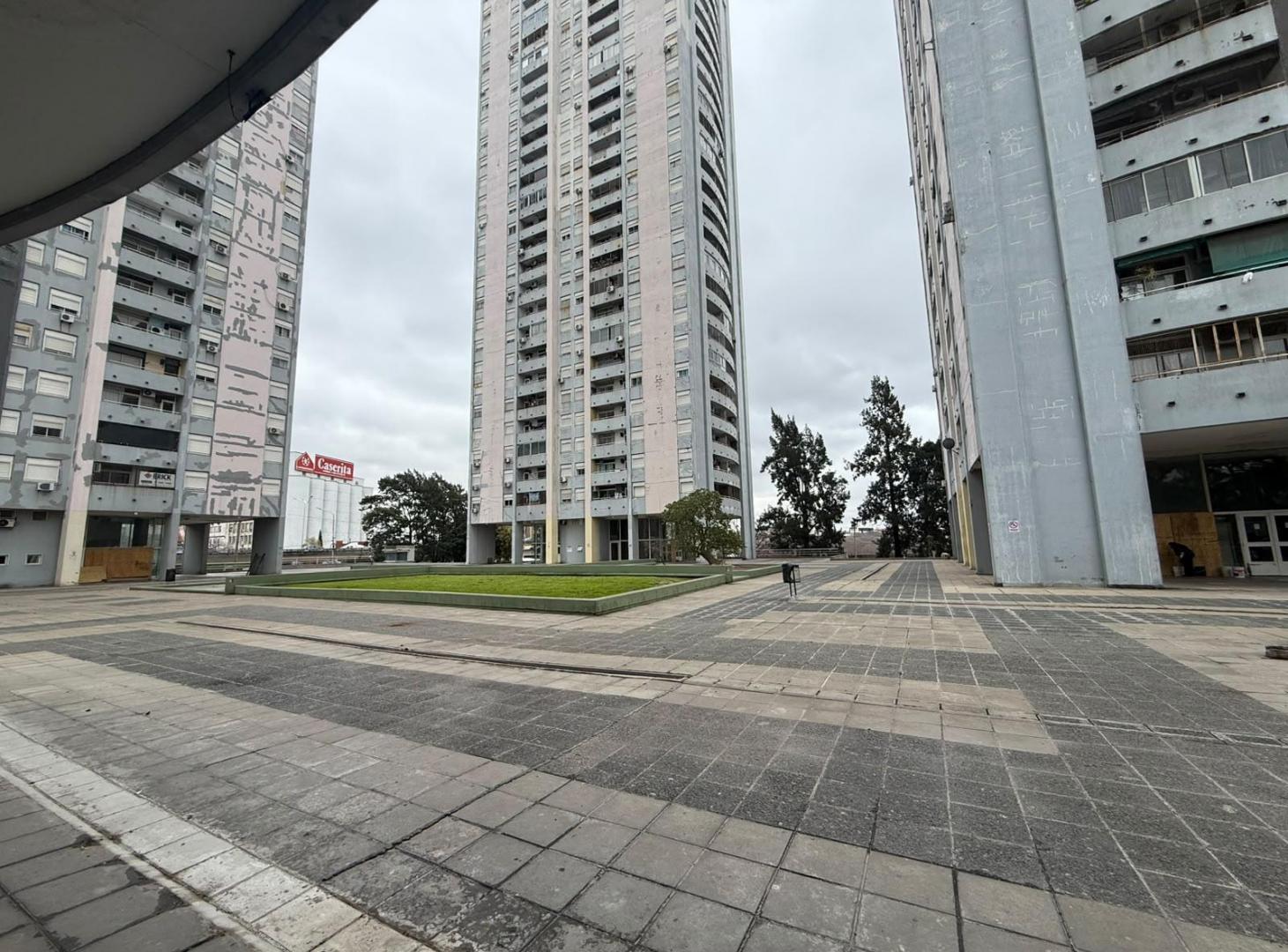 Foto de DEPARTAMENTO DOS AMBIENTES VENTA EN PATRICIOS 265 18°1 (AVELLANEDA), imagen 2