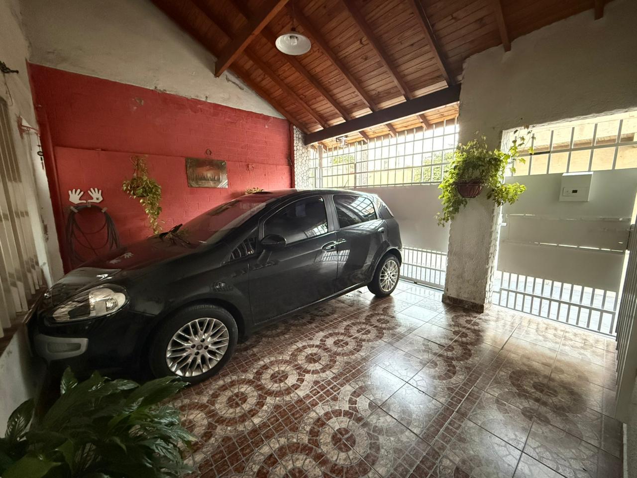 Foto de CASA MAS DEPTO ATRAS DE DOS AMBIENTES VENTA EN BENITO PEREZ GALDOS 1513, imagen 1