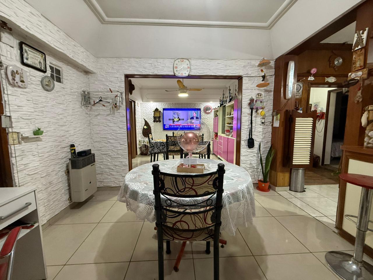 Foto de CASA MAS DEPTO ATRAS DE DOS AMBIENTES VENTA EN BENITO PEREZ GALDOS 1513, imagen 5