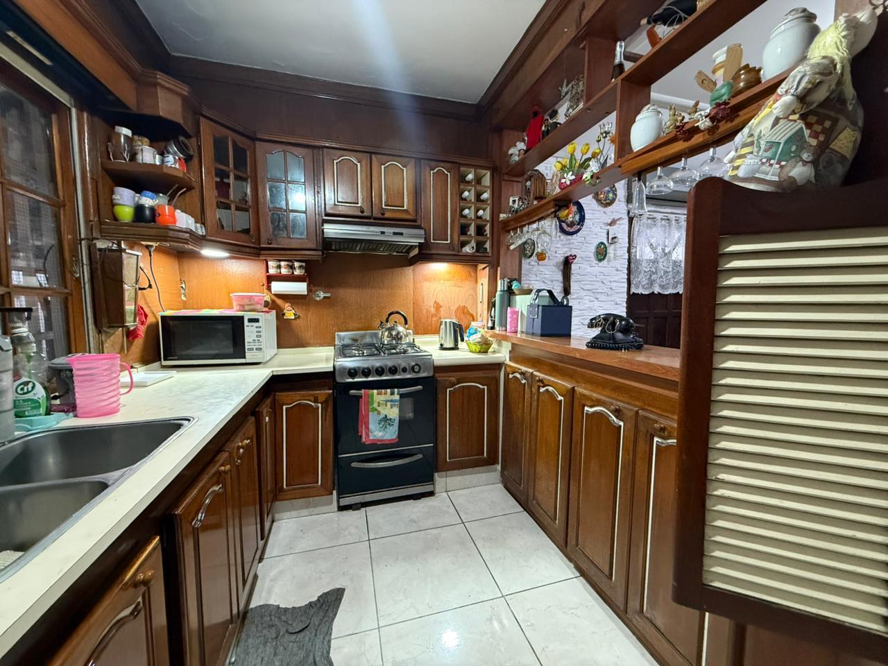 Foto de CASA MAS DEPTO ATRAS DE DOS AMBIENTES VENTA EN BENITO PEREZ GALDOS 1513, imagen 3