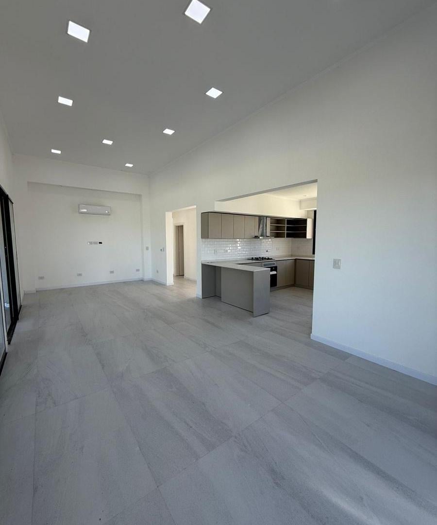 Foto de CASA 4 AMBIENTES VENTA EN Lagos de Canning 1, imagen 4