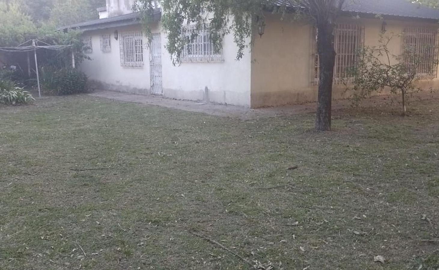 Casa quinta c/pileta, lote 41mts x 41mts en Laguna de Lobos