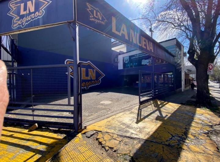 LOCAL COMERCIAL OFICINA CON COCHERAS SOBRE AV. MAiPU 1