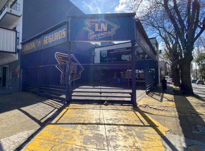 LOCAL COMERCIAL OFICINA CON COCHERAS SOBRE AV. MAiPU 2