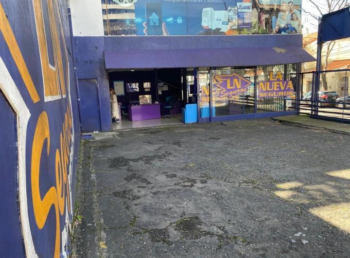 LOCAL COMERCIAL OFICINA CON COCHERAS SOBRE AV. MAiPU 4