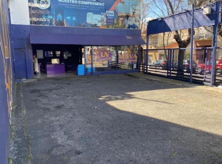 LOCAL COMERCIAL OFICINA CON COCHERAS SOBRE AV. MAiPU 3