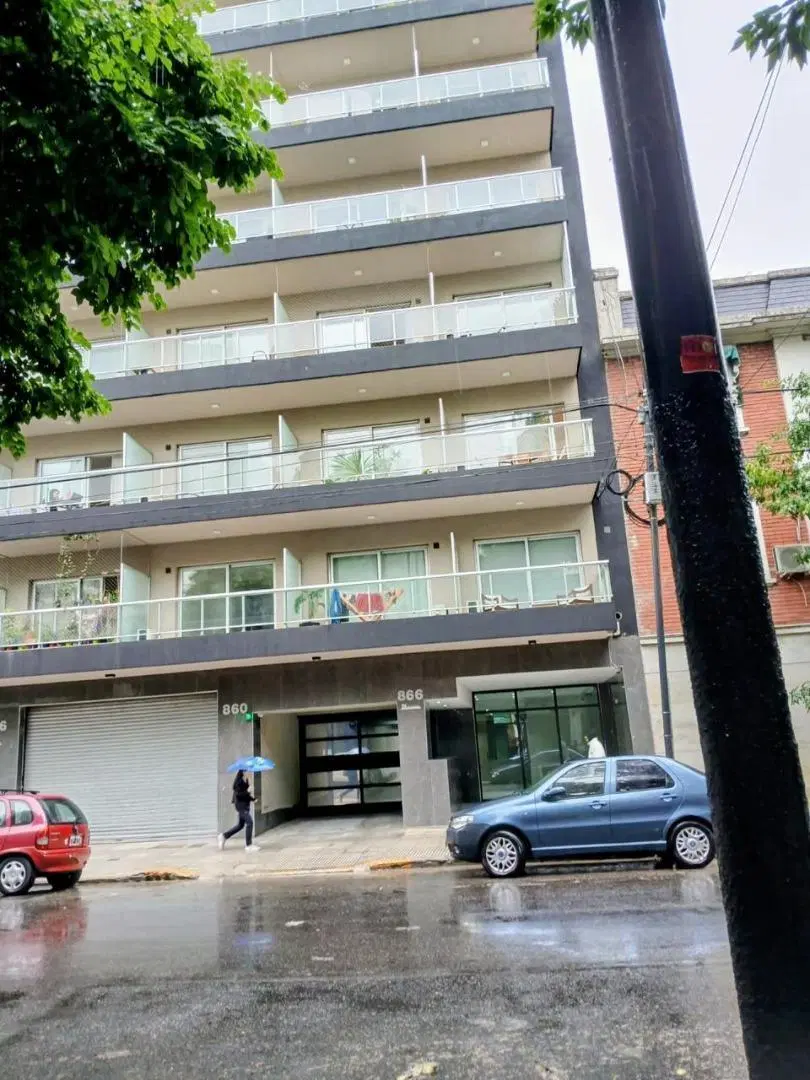SE VENDE COCHERA EN CABALLITO 1