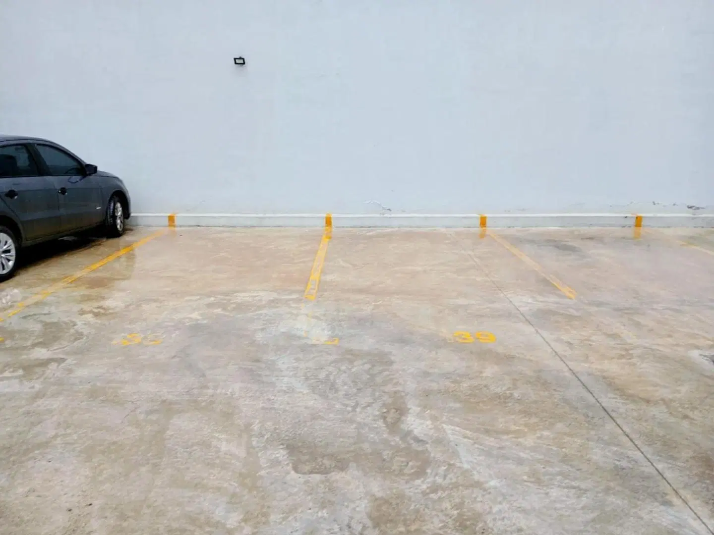 SE VENDE COCHERA EN CABALLITO 2