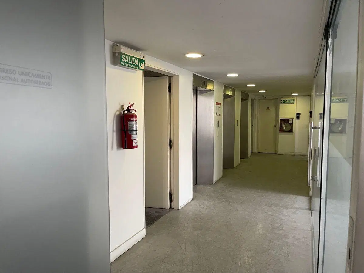 Retiro - Oficina comercial de 450 m² en alquiler con 3 cocheras 2