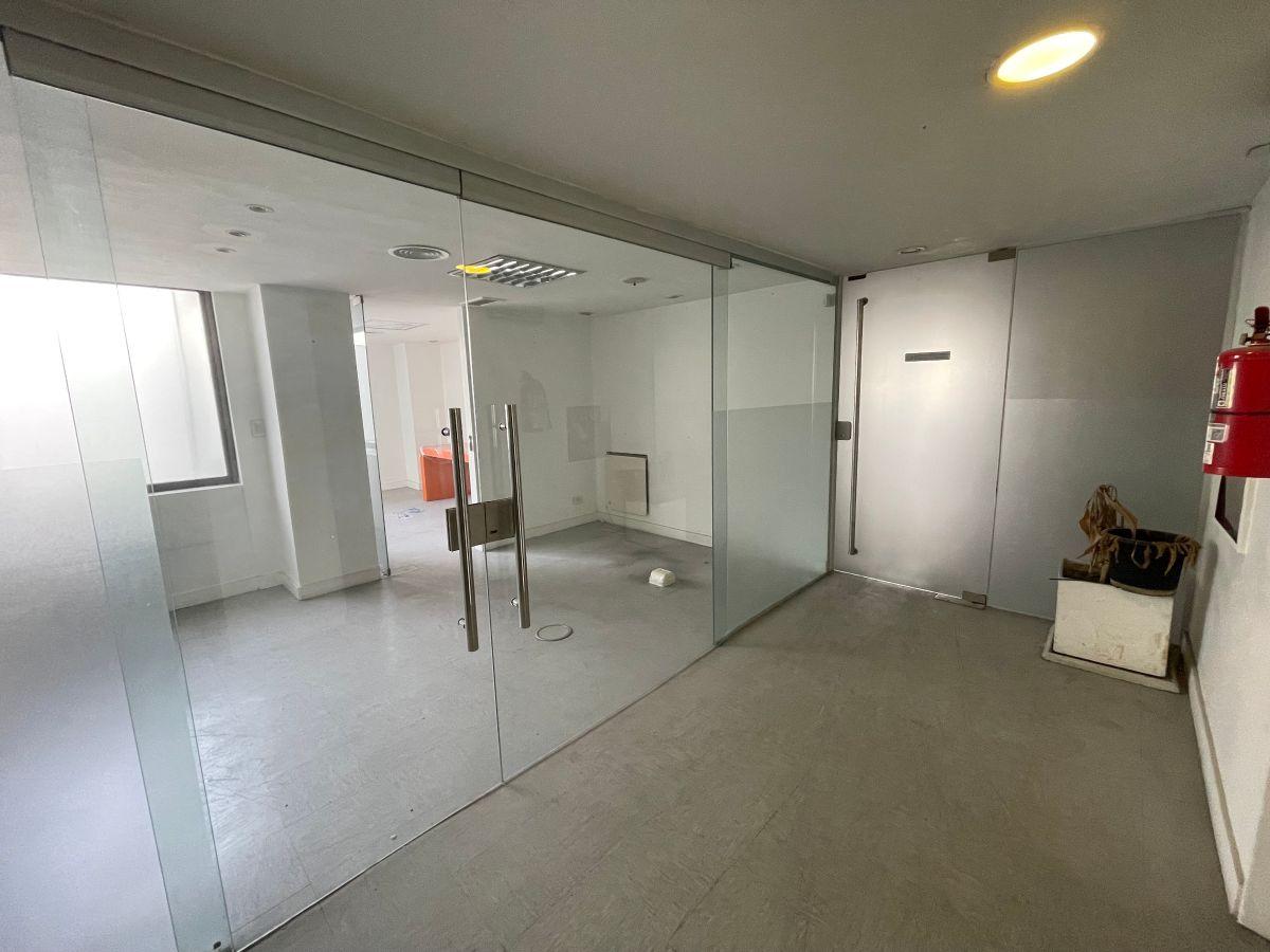 Foto de Retiro - Oficina comercial de 450 m² en alquiler con 3 cocheras, imagen 5