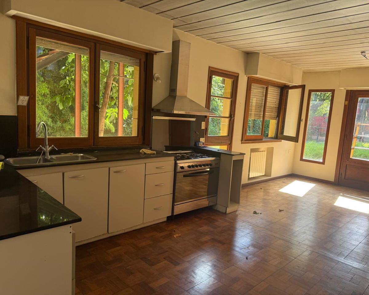 Casa en Florida Mitre/este 4