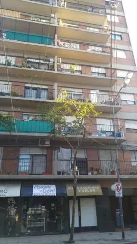 San Martin 2200. Depto. 81Mts 4 amb con balcon y cochera prox. a estacion FFMM 2