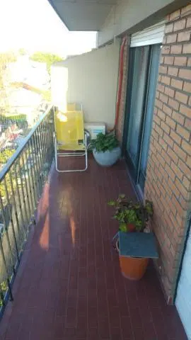 San Martin 2200. Depto. 81Mts 4 amb con balcon y cochera prox. a estacion FFMM 4
