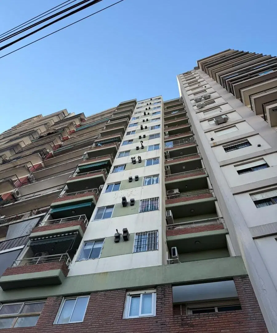 Departamento semipiso sobre la Avenida Maipú de 3 amb con cochera cubierta 4