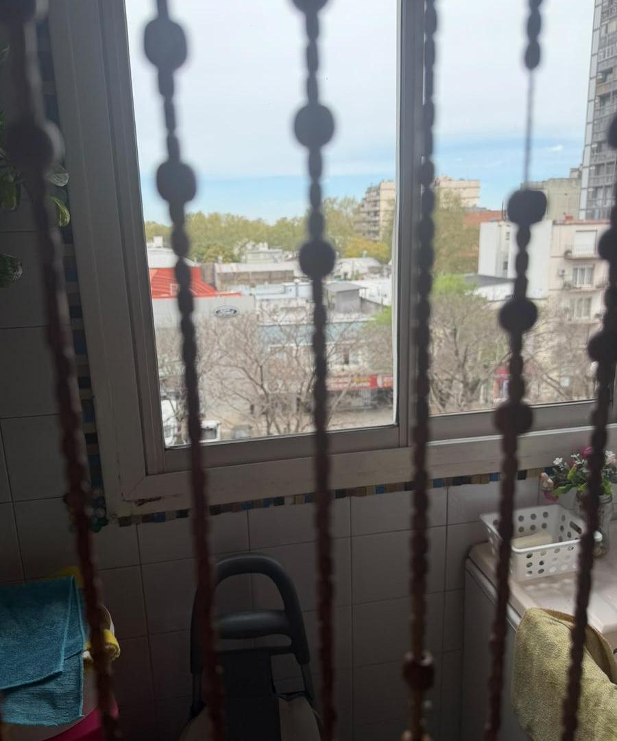 Foto de Departamento semipiso sobre la Avenida Maipú de 3 amb con cochera, imagen 4