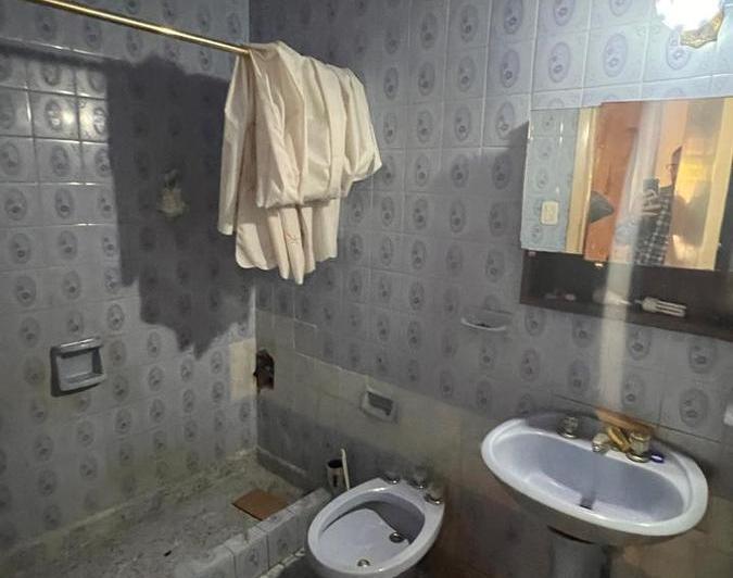 VENTA CASA SIETE AMBIENTES EN LOMAS DE ZAMORA CON PATIO JARDIN TERRAZA 5