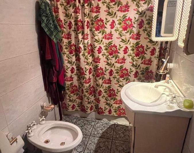 VENTA CASA SIETE AMBIENTES EN LOMAS DE ZAMORA CON PATIO JARDIN TERRAZA 4