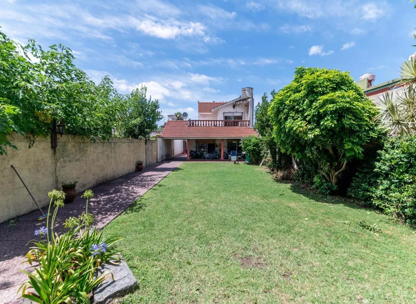 Casa 4 ambientes con gran patio y garage en Venta en Banfield Oeste 3