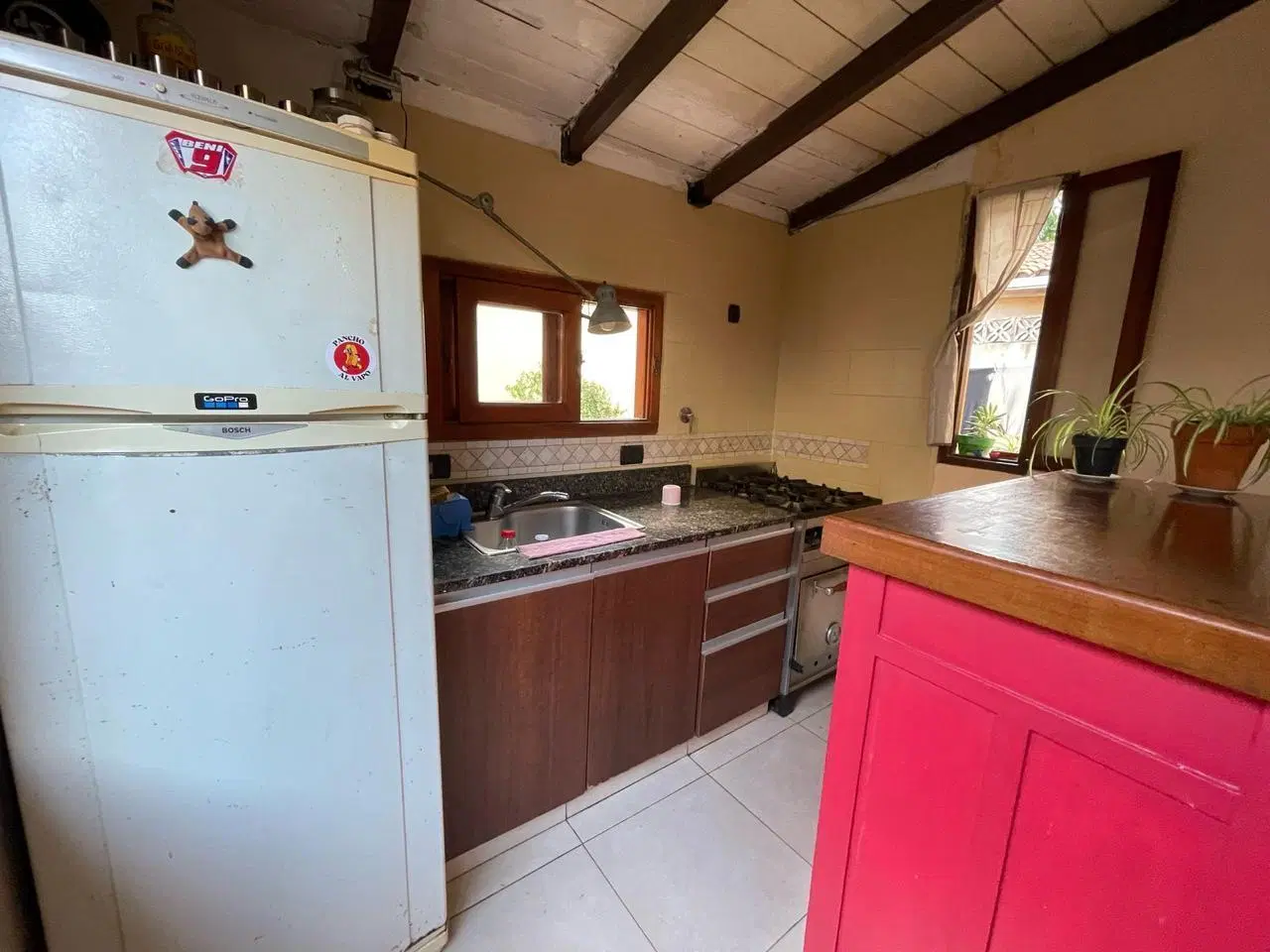 Casa 4 ambientes con cochera descubierta y jardín en Lomas de Zamora 5